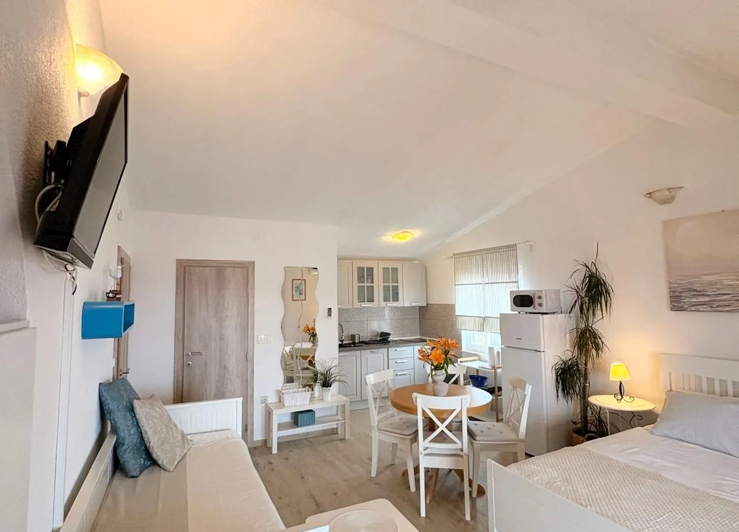 Apartmani Ino Pakostane 0*,