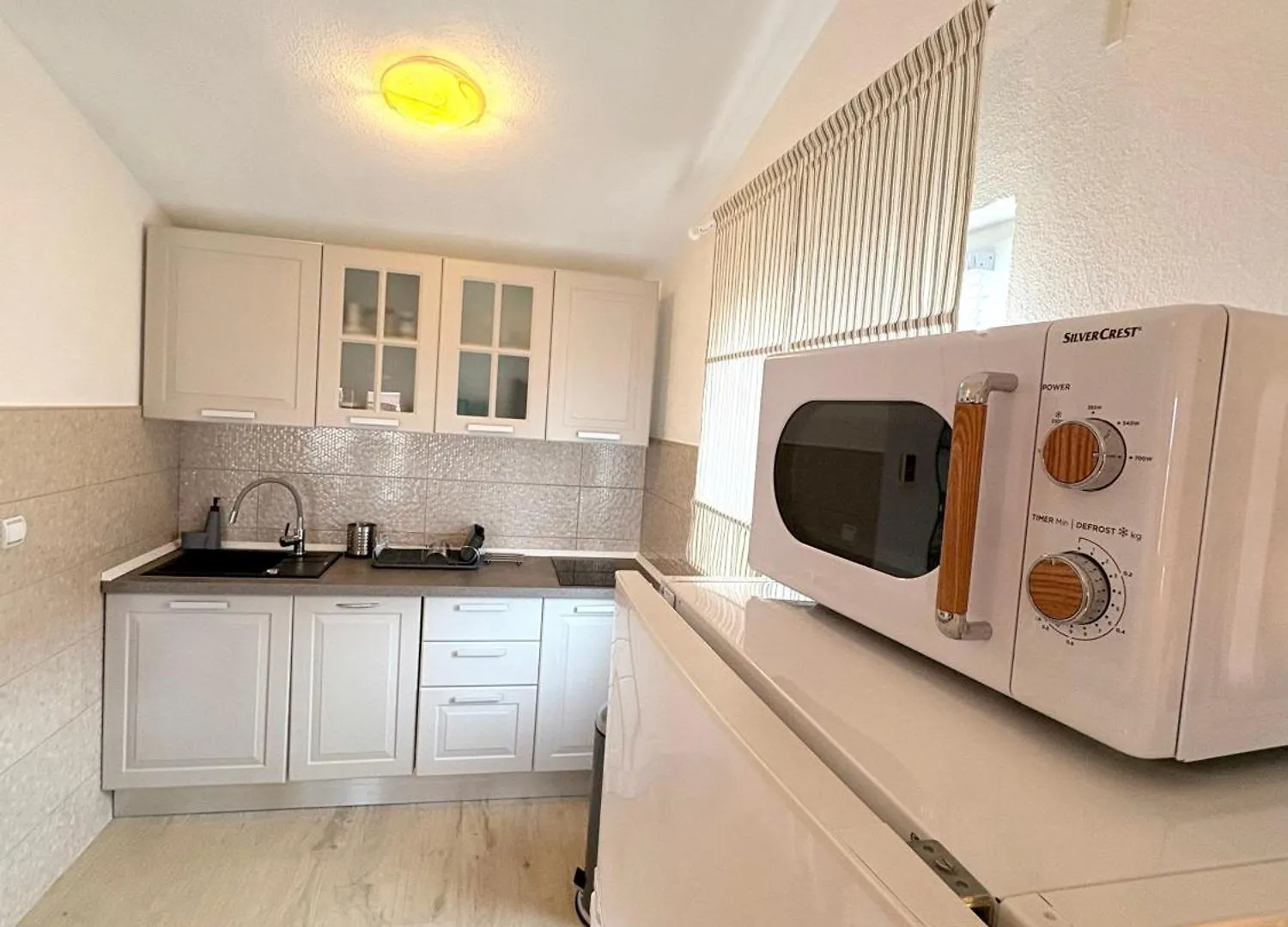 Apartmani Ino Pakostane 0*,  Croatia